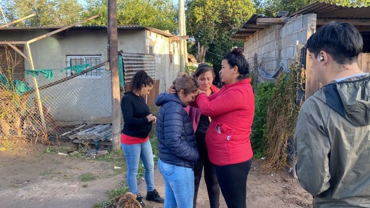 El desconsuelo de la familia de Geraldina Milagros Reyes, presuntamente asesinada por la expareja de su madre (Foto: Cadena3). El desconsuelo de la familia de Geraldina Milagros Reyes, presuntamente asesinada por la expareja de su madre (Foto: Cadena3).