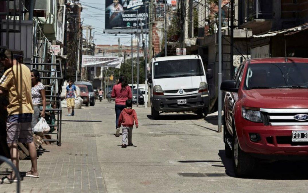 Más de 1,3 millones de chicos pasaron hambre en 2017, según un informe de pobreza de la UCA