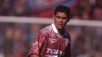 La historia de superación del futbolista Huguito Morales, el anterior dueño del departamento de Adorni