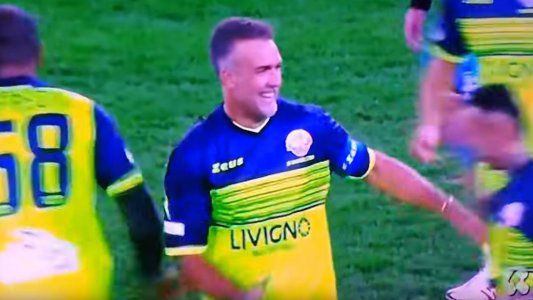 Gabriel Batistuta hizo dos goles en un partido benéfico, a cinco años de pedir que le cortaran las piernas