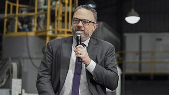 Acuerdo con el FMI: Matías Kulfas tildó de irresponsables a los kirchneristas que alientan el default. Acuerdo con el FMI: Matías Kulfas tildó de irresponsables a los kirchneristas que alientan el default.