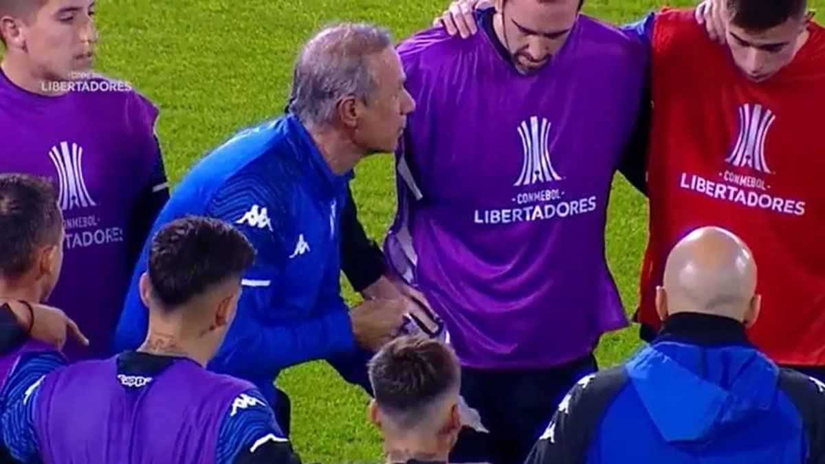 El preparador físico de Vélez motivó de una forma muy especial a los jugadores. 