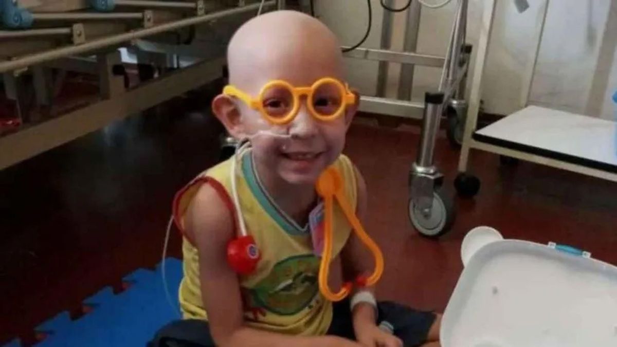 Kevin fue diagnosticado con leucemia linfoblástica aguda tipo B el 18 de mayo de 2021.