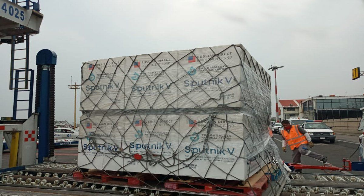Incidente entre Brasil y Rusia por la no autorización de la vacuna Sputnik V (Foto: AP).
