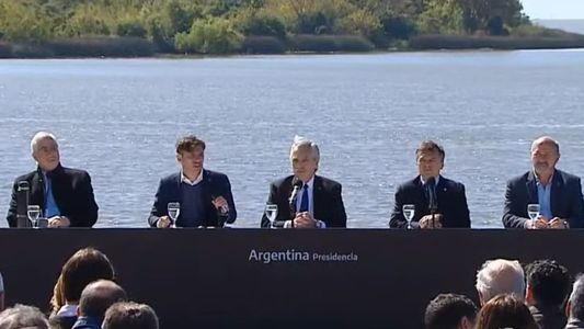 Tras meses sin contacto público, Alberto Fernández y Axel Kicillof se mostraron juntos en un acto en Ensenada
