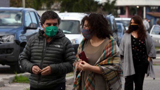 Ante el incremento de casos en barrios populares, se intensifica la detección de contagios casa por casa