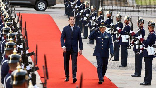 Guaidó salió en secreto de Venezuela para reunirse en Colombia con el Canciller de los Estados Unidos