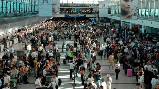 Coronavirus: cómo es el control que aplican en Ezeiza con los vuelos que llegan de Italia