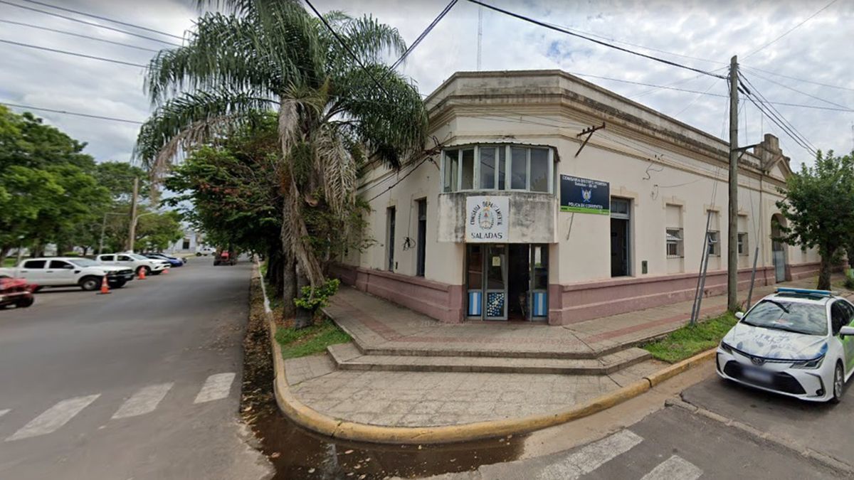 Se quedó dormido en la casa de un amigo y entró en shock por lo que le pasó después