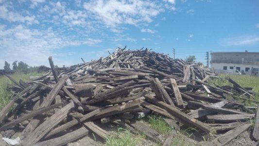 Subastan chatarra ferroviaria de trenes y vía en desuso