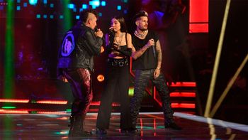 María Becerra hizo su primera presentación en vivo junto a Mau y Ricky