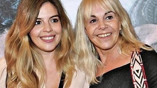 El emotivo mensaje de Dalma Maradona a Claudia Villafañe tras el fallo: Aguantaste todo...