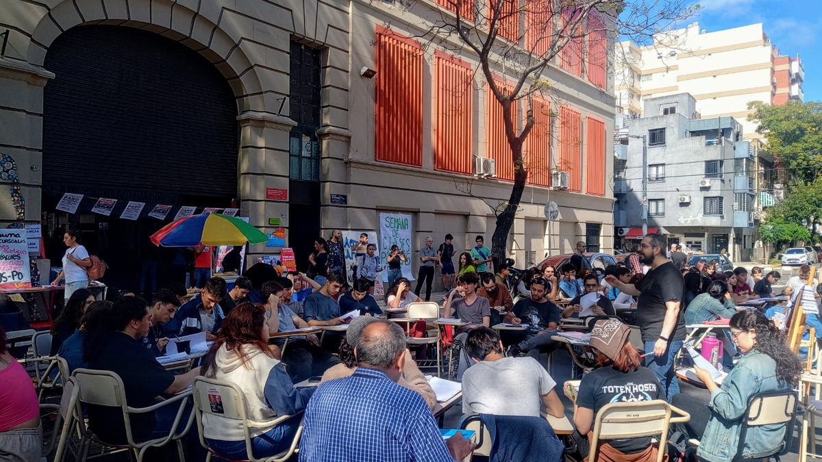 clases públicas en la UBA