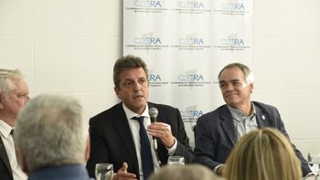 Pymes le piden a Sergio Massa un blanqueo para los que importan insumos con dólares propios