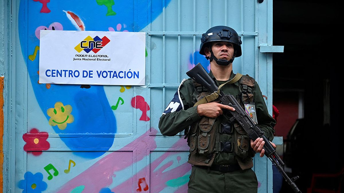 Ausentismo récord en las elecciones legislativas&nbsp; fraudulentas que Maduro dispuso en Venezuela. (Foto: Reuters)