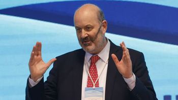 Es una reforma a favor del trabajador y de las empresas, respaldó Sturzenegger la modernización laboral