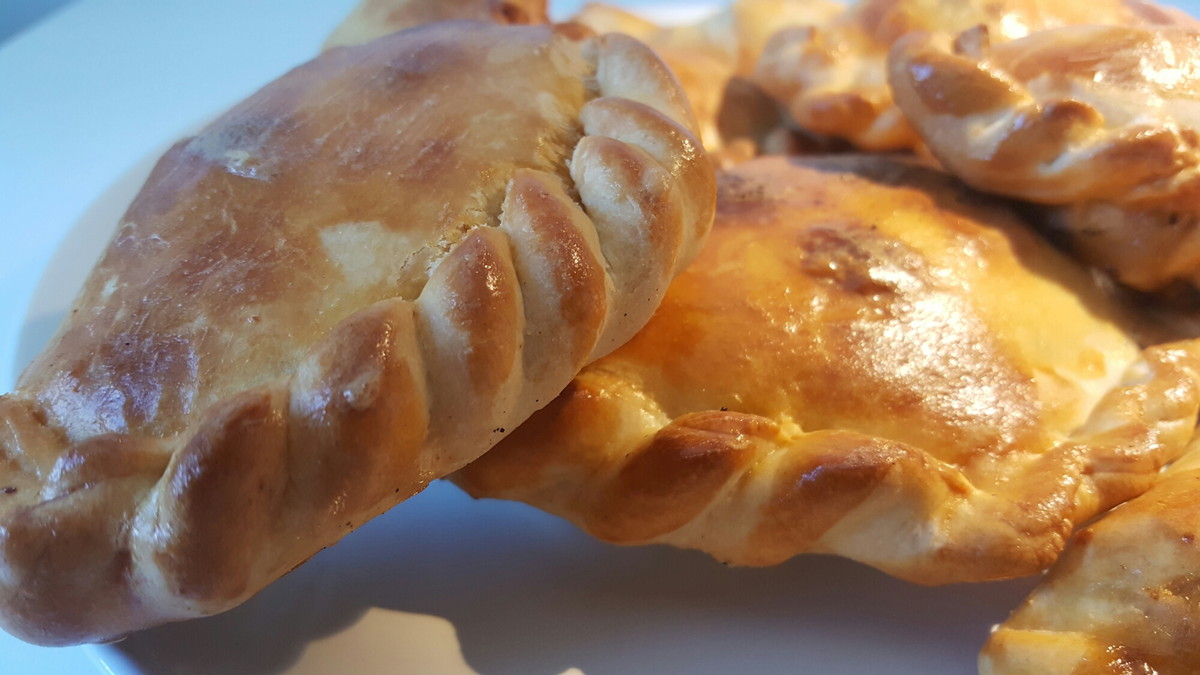 Receta de EMPANADAS MENDOCINAS caseras: jugoso relleno