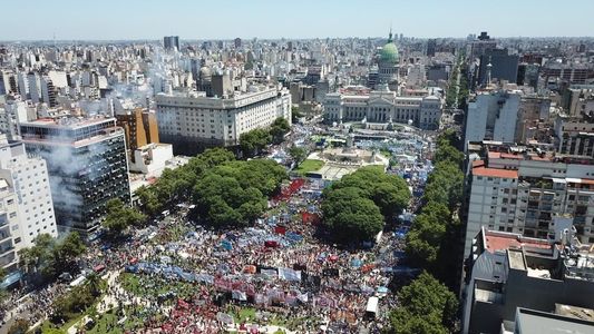 El costado oculto de un paro que volvió a exhibir el costado más oscuro de la grieta