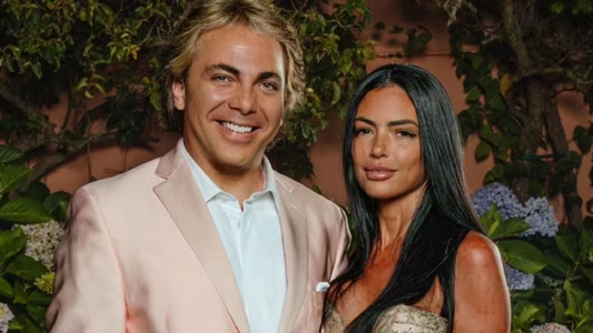 Cristian Castro se reconcilió con su exnovia Mariela Sánchez y se mostraron en la iglesia