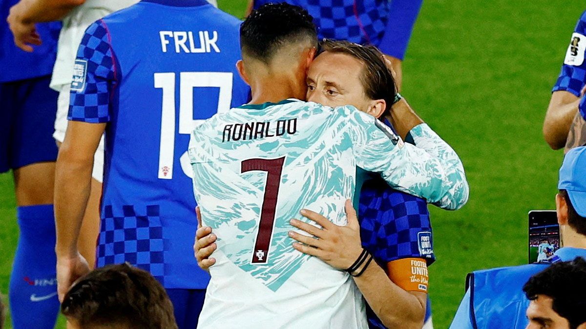 Una vida más para CR7. Final para Modric. Todo por el chip de la pelota del mundial. (foto: CR/=