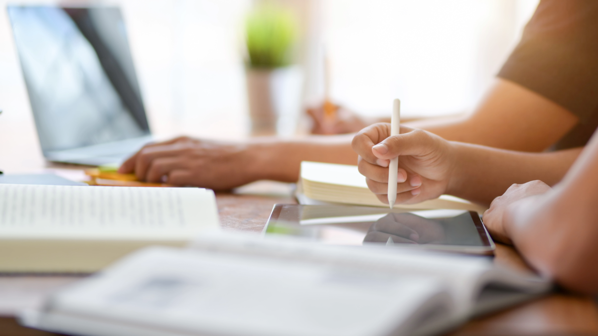 Época de finales: cómo preparar los exámenes sin morir en el intento