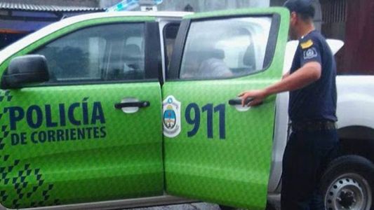 Encontró a su amante en un pasillo de su casa y le metió cuatro balazos