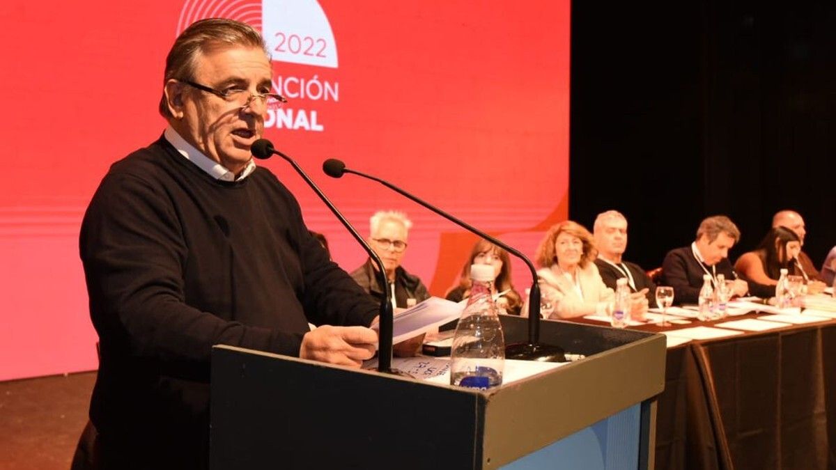 Mario Negri llamó este viernes a romper el círculo de la decadencia