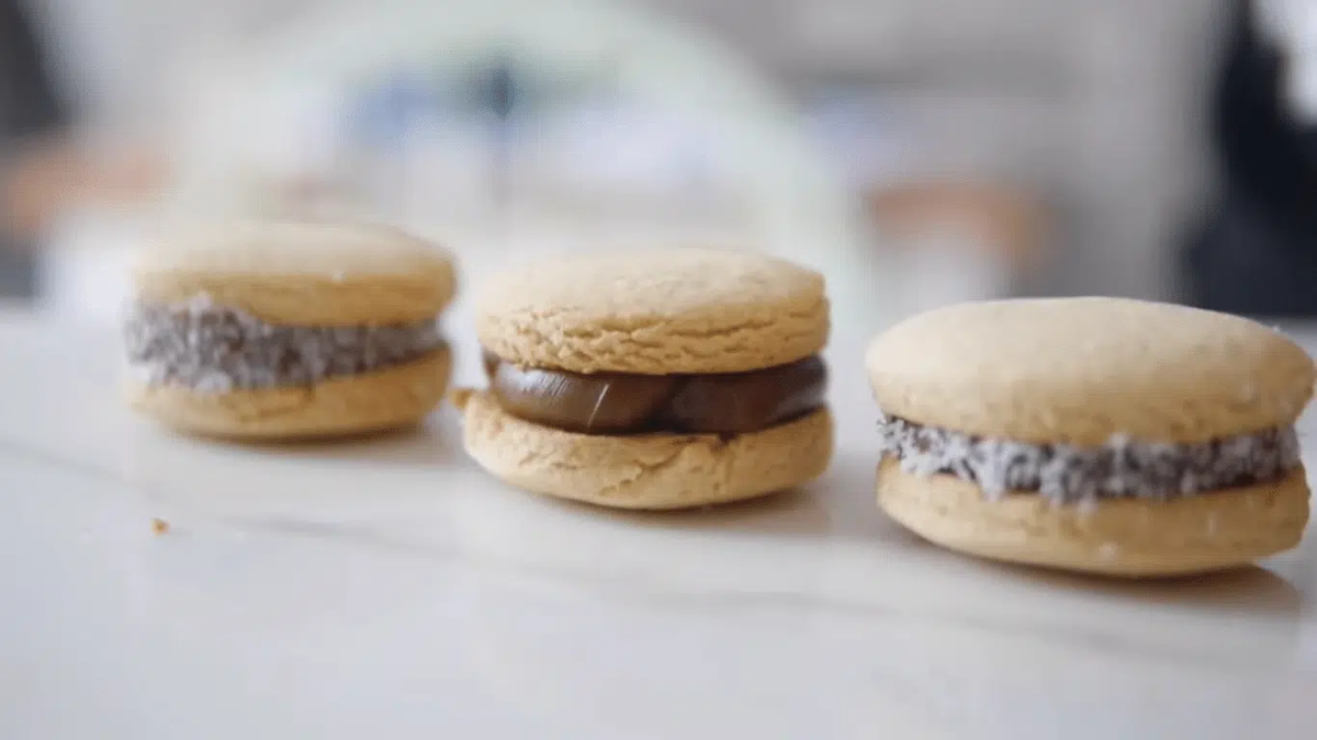 El alfajor de maizena más fácil del mundo (y más rico también)
