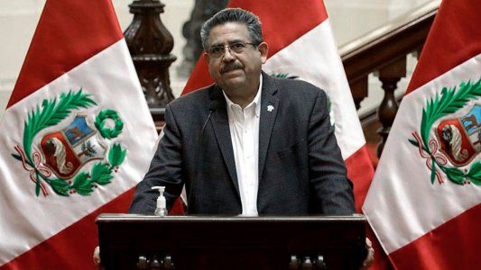Se profundiza la crisis en Perú: en medio de una ola de protestas, renunció el presidente interino Manuel Merino
