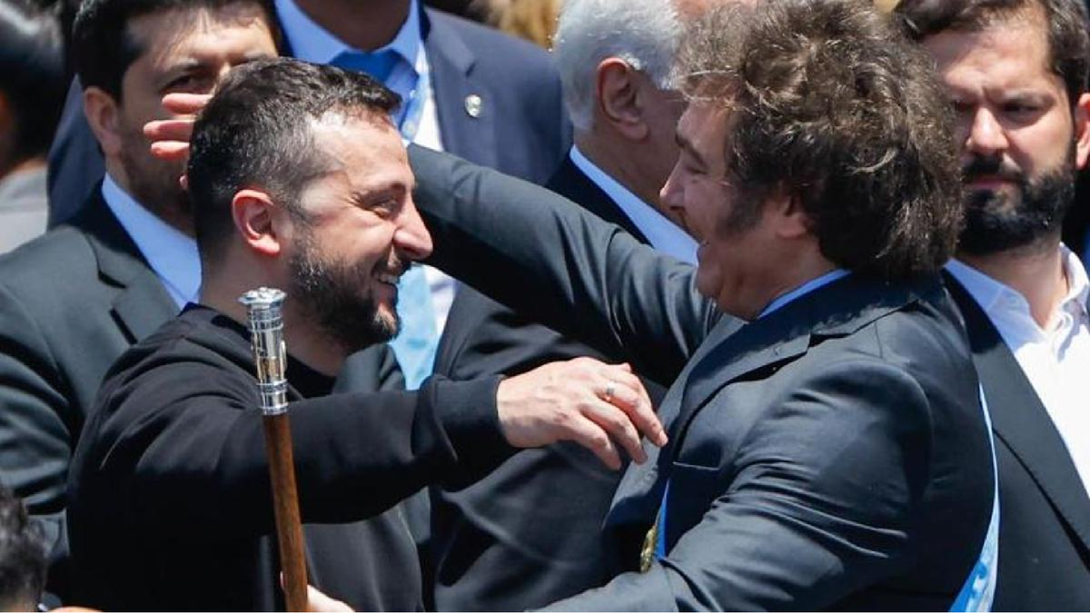 Javier Milei en su asunci&oacute;n junto a Volod&iacute;mir Zelensky. (Foto: archivo)
