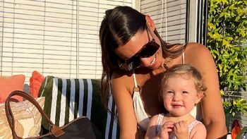 Las tiernas fotos de Ana, la hija de Pampita, abrazando la estatua de la virgen