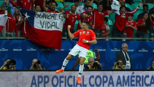 Copa América: Chile le ganó 2-1 a Ecuador, pasó a cuartos y le allanó el camino a Argentina