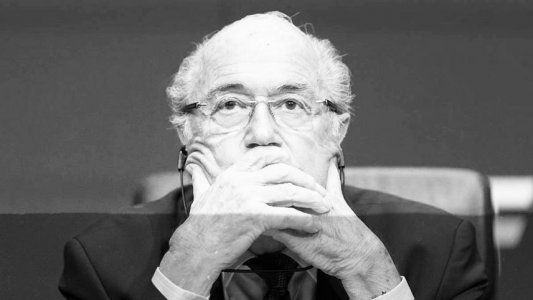 Blatter, ex presidente de la FIFA, está internado en Suiza con estado reservado