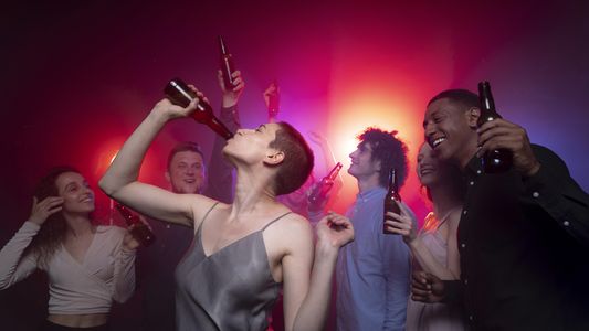 Estafa en boliche de Mar del Plata: una empleada cobraba los tragos con su propio posnet y se quedaba la plata