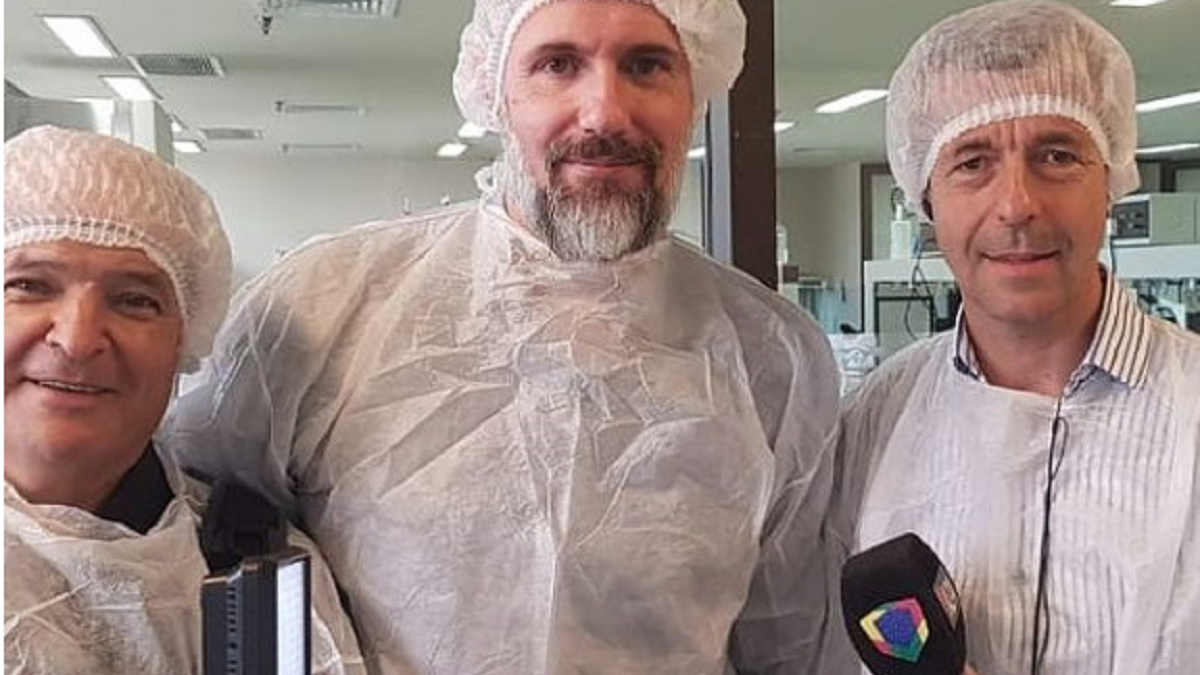 Miguel con el periodista Fabián Rubino, su último compañero de equipo, que siempre lo mencionaba en sus crónicas.