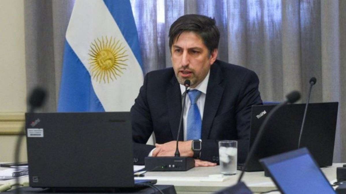 Trotta sobre el ciclo lectivo 2021: El regreso tendrá a la presencialidad como regla”