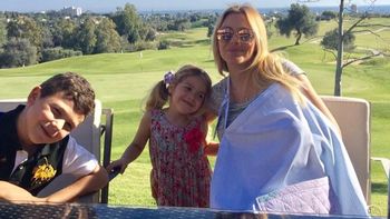 Los hijos de Evangelina Anderson jugaron a ser modelos en una producción súper tierna