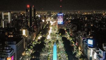 El Obelisco inundado de hinchas de la Selección Argentina. El Obelisco inundado de hinchas de la Selección Argentina.