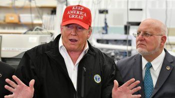 Trump se resiste a tomar medidas drásticas, el Reino Unido forzado a cambiar y México desafía al coronavirus