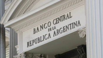 El Central recortó US$405 millones de sus reservas y el dólar se mantuvo a $58