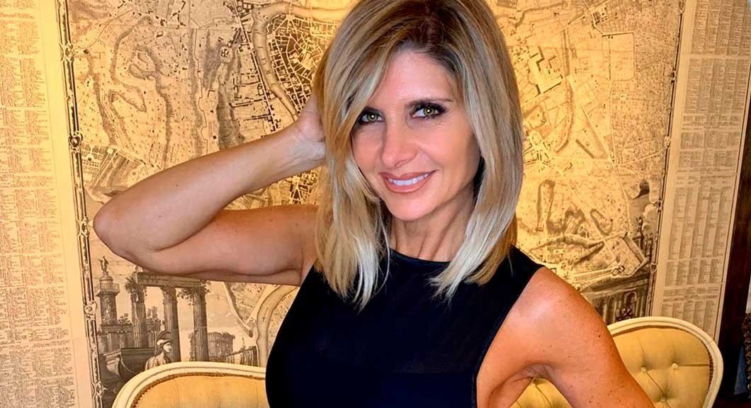 El destape de Débora Plager a punto de cumplir 50 años: se mostró espléndida en bikini