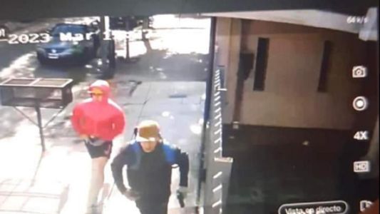 Pánico en un colegio: dos ladrones le dispararon a un papá que esperaba para retirar a su hijo