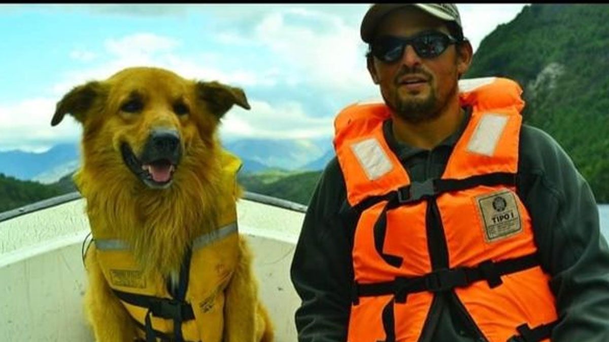 Ignaco Lucero con su fiel perro oro