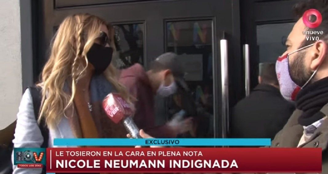Nicole Neumann daba una entrevista y le estornudaron en la cara: “Esto va a traer consecuencias”