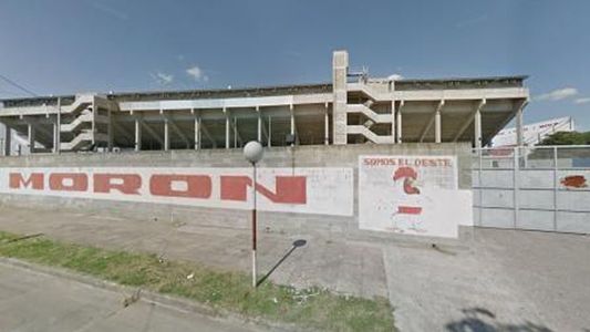 Dame lo que retiraste: le robaron diez millones de pesos al secretario del Club Deportivo Morón en el estacionamiento del club