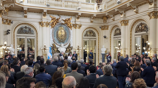 El Gobierno mostró apoyo político unificado a Batakis, que este martes pasará un examen complicado con los mercados