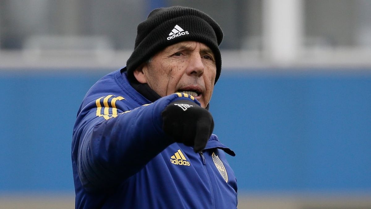 Miguel Ángel Russo se presentó en el entrenamiento de Boca.