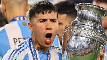 Yate, amigos y paisajes: las lujosas vacaciones de Enzo Fernández en medio del escándalo