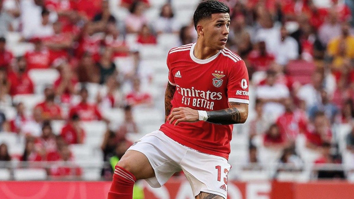 El entrenador del Benfica adelantó que Enzo Fernández recibirá una sanción por haber faltado a dos entrenamientos y viajar sin permiso a la Argentina. (Foto: @SLBenfica).&nbsp; 