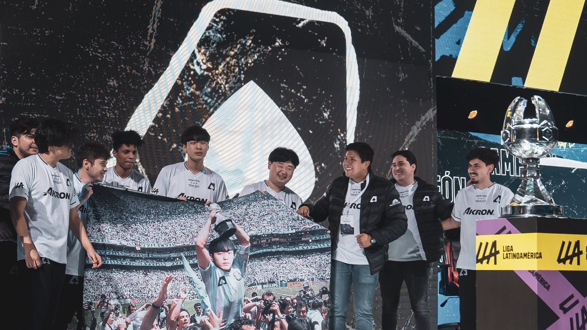 Más allá de coronarse en la final, Team Aze logró 42 victorias consecutivas entre mayo '21 y febrero '22, récord absoluto del competitivo de LoL.